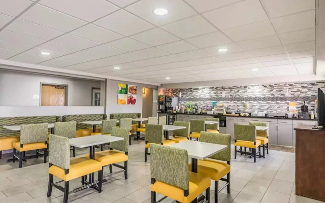 Quality Inn Grove City - Columbus South