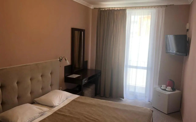 Hotel 18