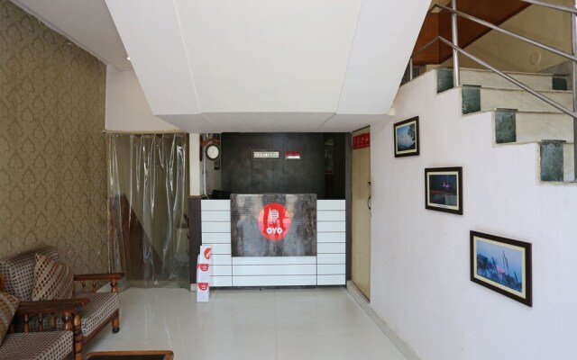 OYO 13852 Hotel Maharana Palace