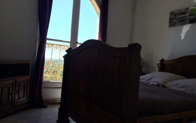 Chateau de la Rocherie Nevers Nord / Varennes-Vauzelles