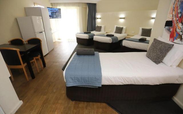 Sleepy Hill Motor Inn – Guest Rooms – Newcastle