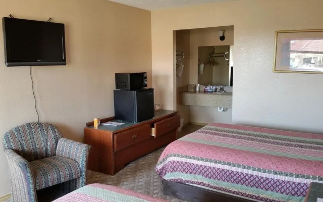Lakeview Inn & Suites