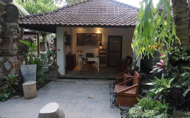 Liyer House