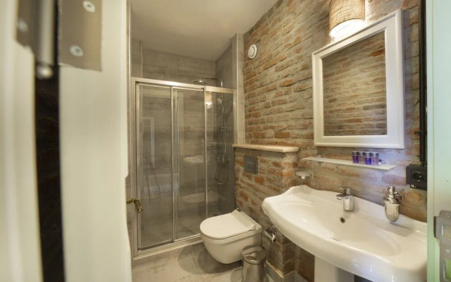 Avlulu Konak Kucukkoy