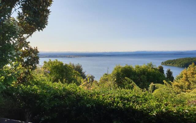 Lake View Garden Apartment