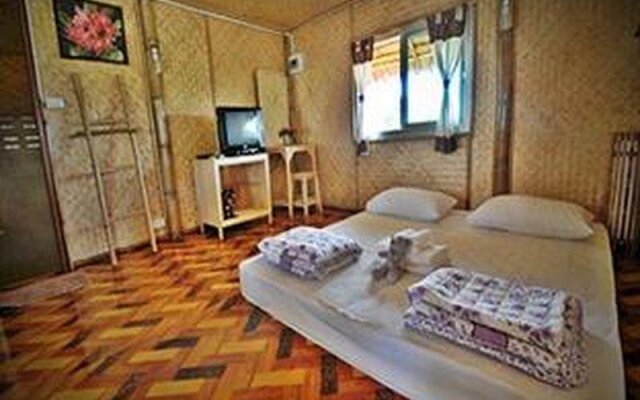 Baan Korphai Hill Resort