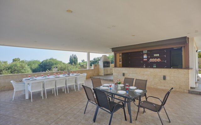 Protaras Holiday Villa Pa7 Private 7 Bedroom Villa