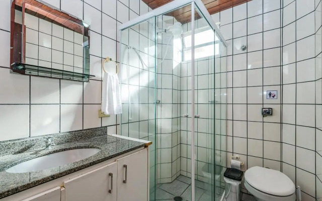 Apto 2Q 180m da praia c/ Churrasq. Garagem ERU032