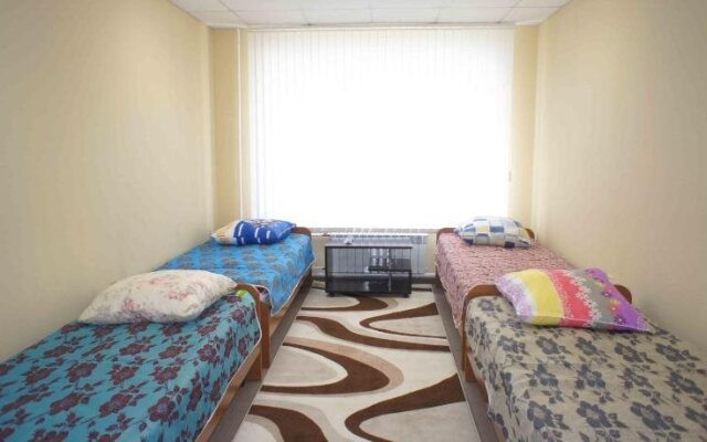 Guris Hotel - Hostel