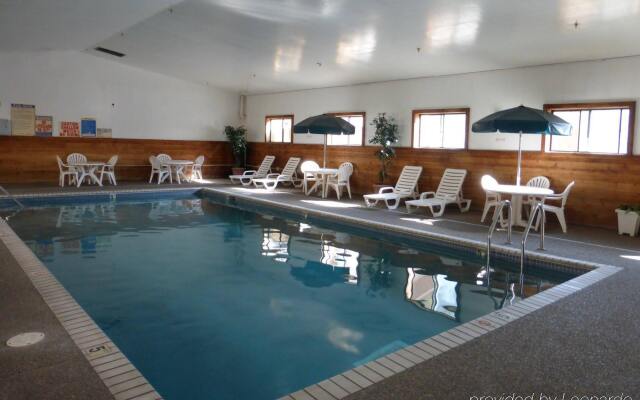 Norwood Inn and Suites - Roseville