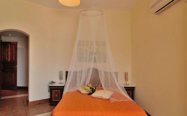 Golden View Beach Hotel