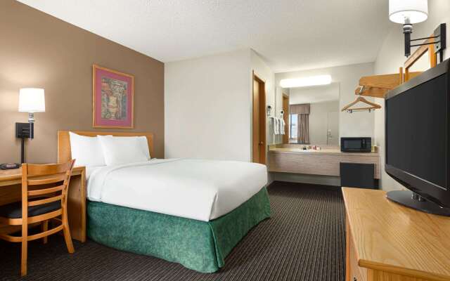 Travelodge By Wyndham Wellington Ks
