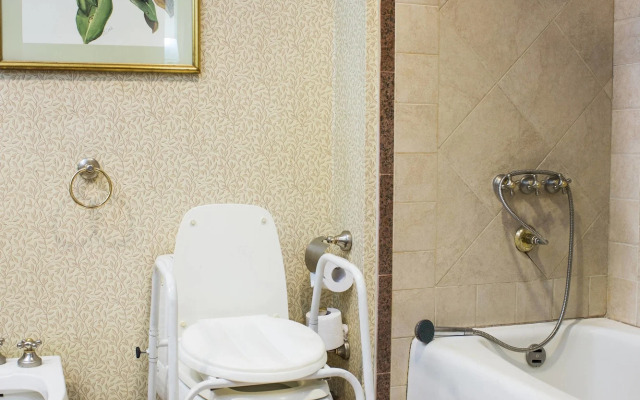 Sheraton Pilar Hotel and Convention Center