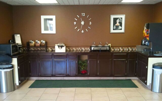 Magnuson Hotel Red Baron