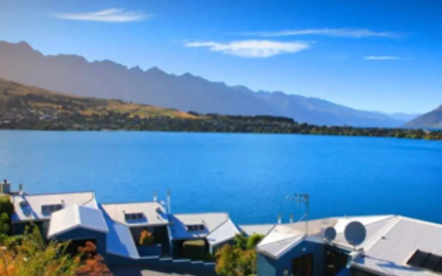 Spinnaker Bay Apartments
