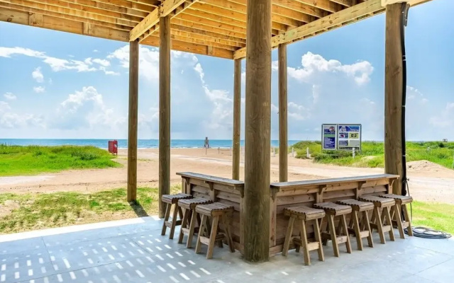Oceanfront Manor 4 Bedroom Home