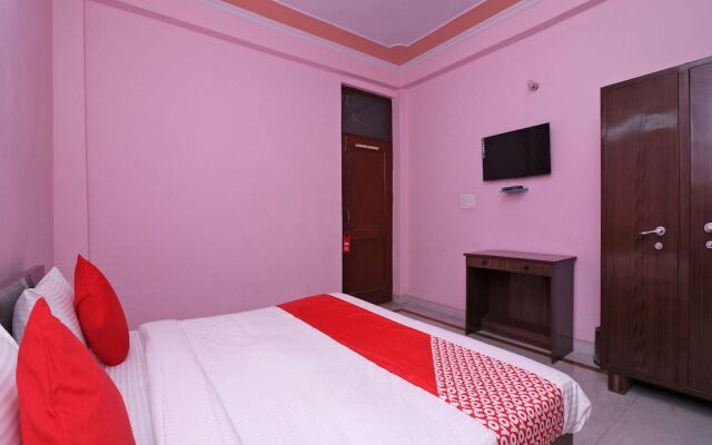 OYO 12774 Akash Residency