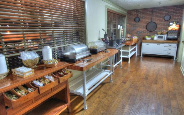 The Historic Gatlinburg Inn