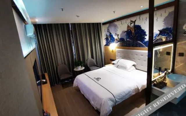 Wanda Hotel Lingyun County