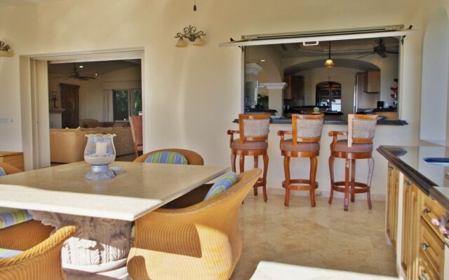 Villa Esquina - Split Level Villa With Ocean & Views