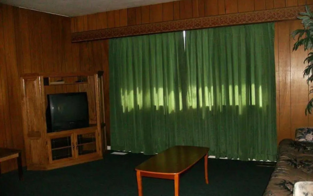 River Heights Motel