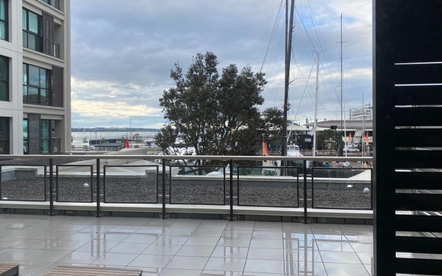 Spacious 2br Ocean Front View - Free Parking – Outside – Auckland