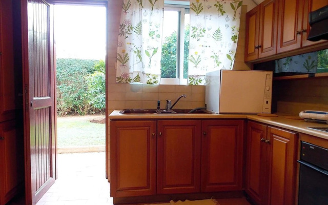 Glyfada Spacious Apartment Garden