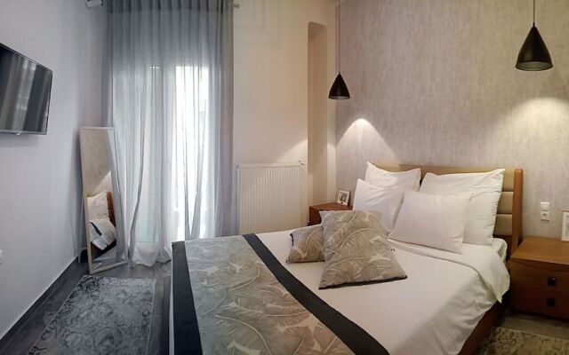 Alpinia Deluxe Apt Must