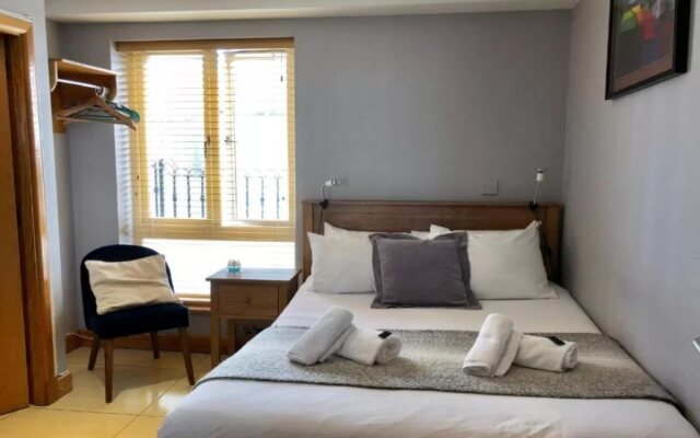 Eyre Square Townhouse