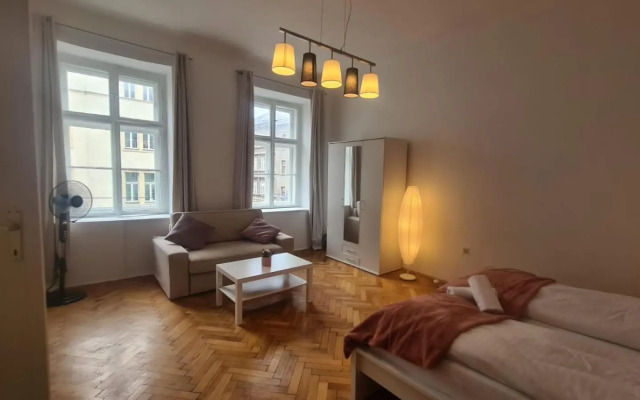 commodious 3BR Apt. Ideal for Families and Friends