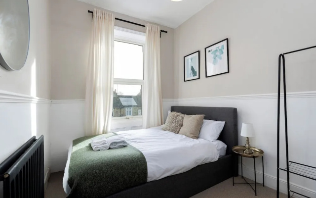 Bright 4-bedroom Maisonette in Gateshead