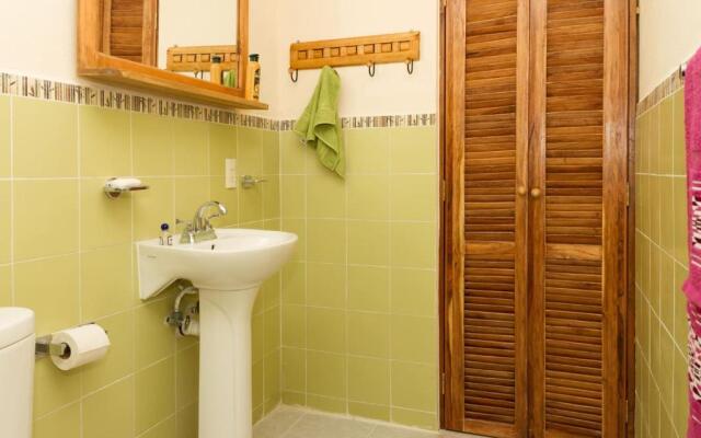 Room in B&B - Cancun Guest House 4 Terrace Tub