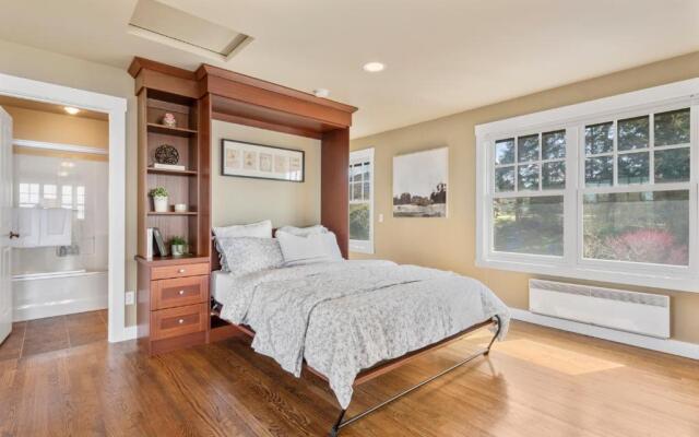 @ Marbella Lane - Waterfront Studio Whidbey Island