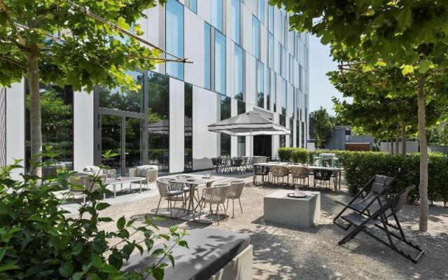 Stellaris Apartment Hotel