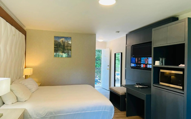 Hotel Civilia Lakeside by Civilia Golf Retreat