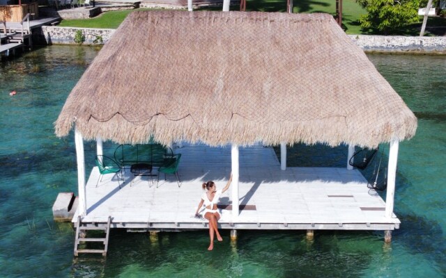 Royal Palm Bacalar Cabañas & Lagoon Club
