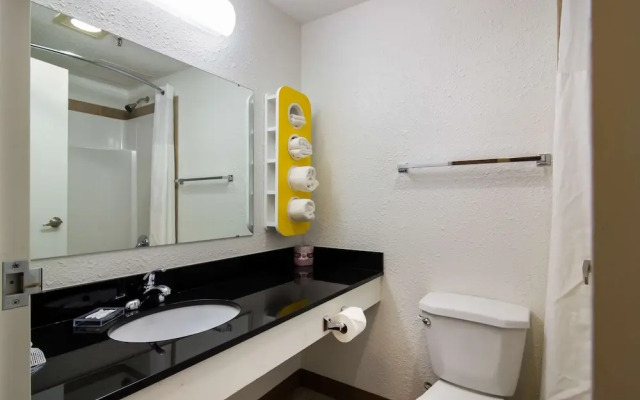Motel 6 Kerrobert, SK