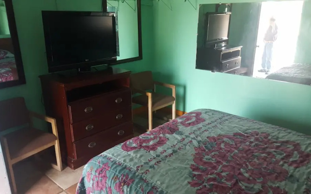 Guest Host Motel