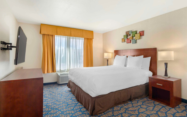 Best Western Plus Villa Del Lago Inn Patterson