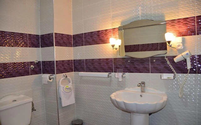 Hotel Hadaik Ain Asserdoune