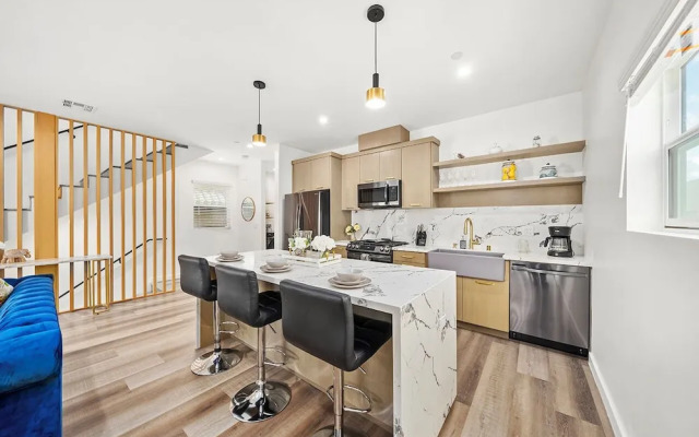 Cozy Bedroom Los Angeles