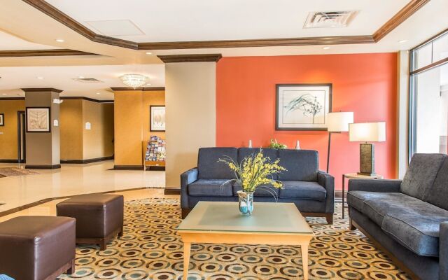 Comfort Inn & Suites