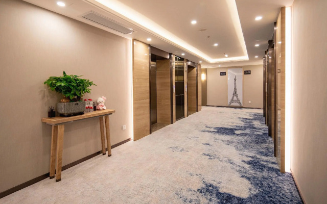 China Mayors Plaza Hotel
