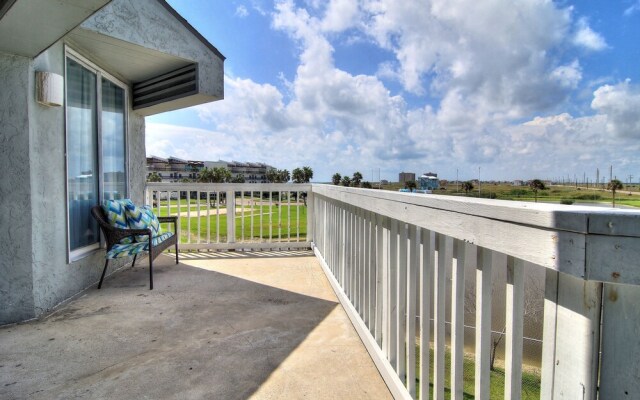 Third Floor Seabatical Condo in Mustang Island by Redawning