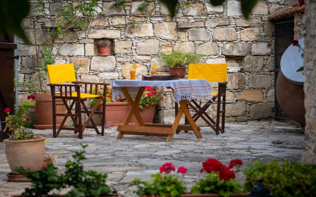 Apanemia Inn