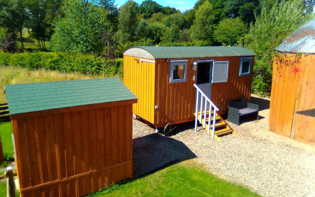 Waterloo Farm Shepherds Hut Glamping