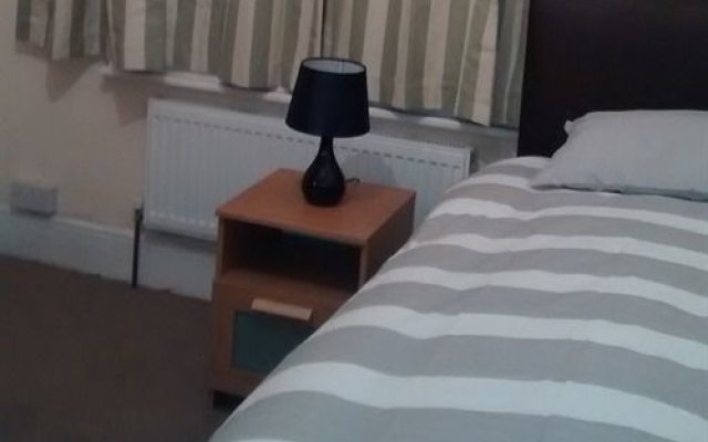 Acton Lodge Guest House £45 Best prices in London