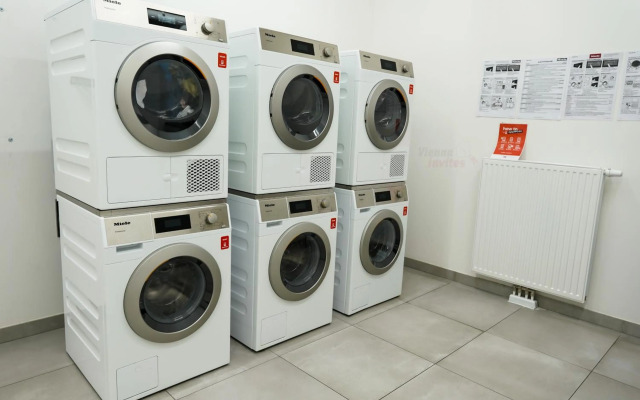 Amazing view over Vienna and infinity pool