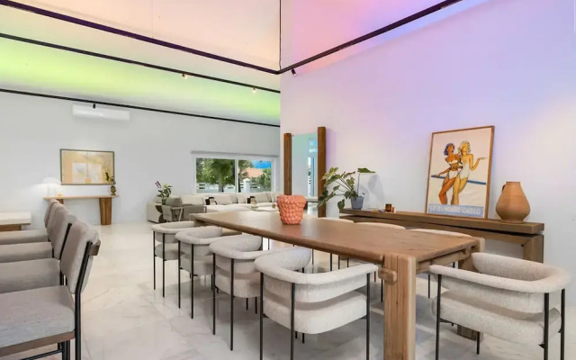 The Court Villa - 8 Bed 8 5 Bath