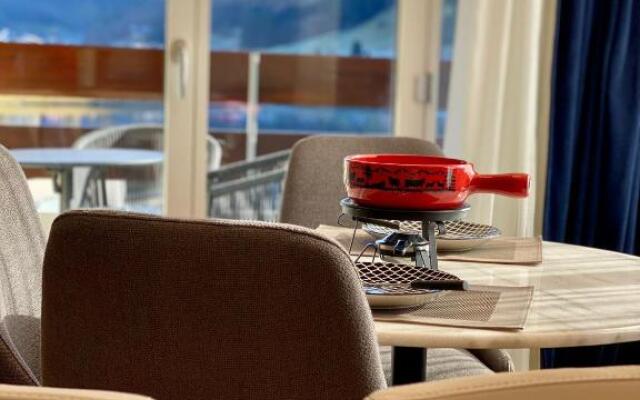 Wunderstay Alpine 303 New Studio with Lake & Mountain View